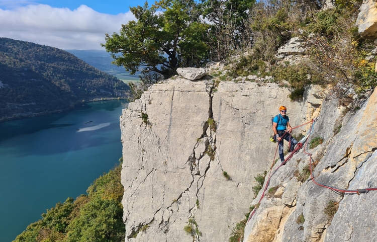 guides-bugey Grande Voie à Nantua Escalade en Falaise